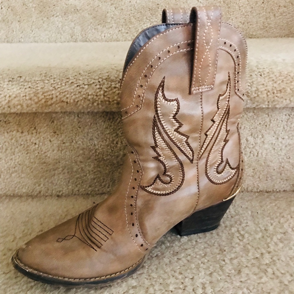 Boots!! - Picture 3 of 13